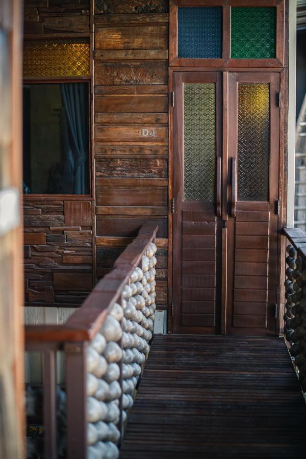 Suankaew​ Art​ Hostel​ شون بوري المظهر الخارجي الصورة