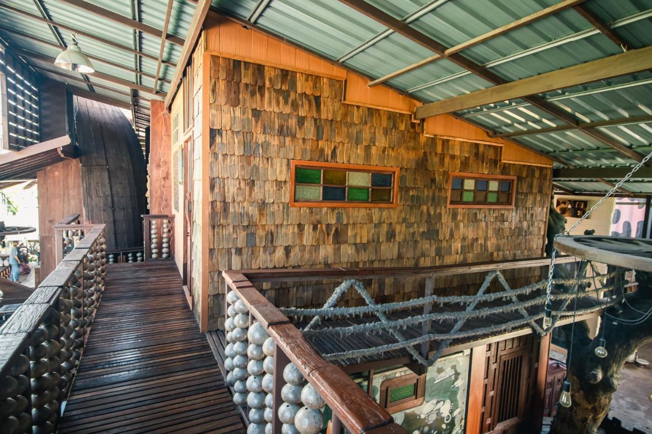 Suankaew​ Art​ Hostel​ شون بوري المظهر الخارجي الصورة