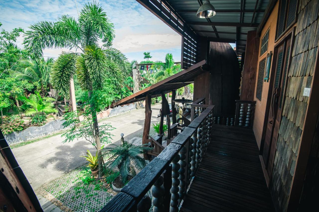 Suankaew​ Art​ Hostel​ شون بوري المظهر الخارجي الصورة