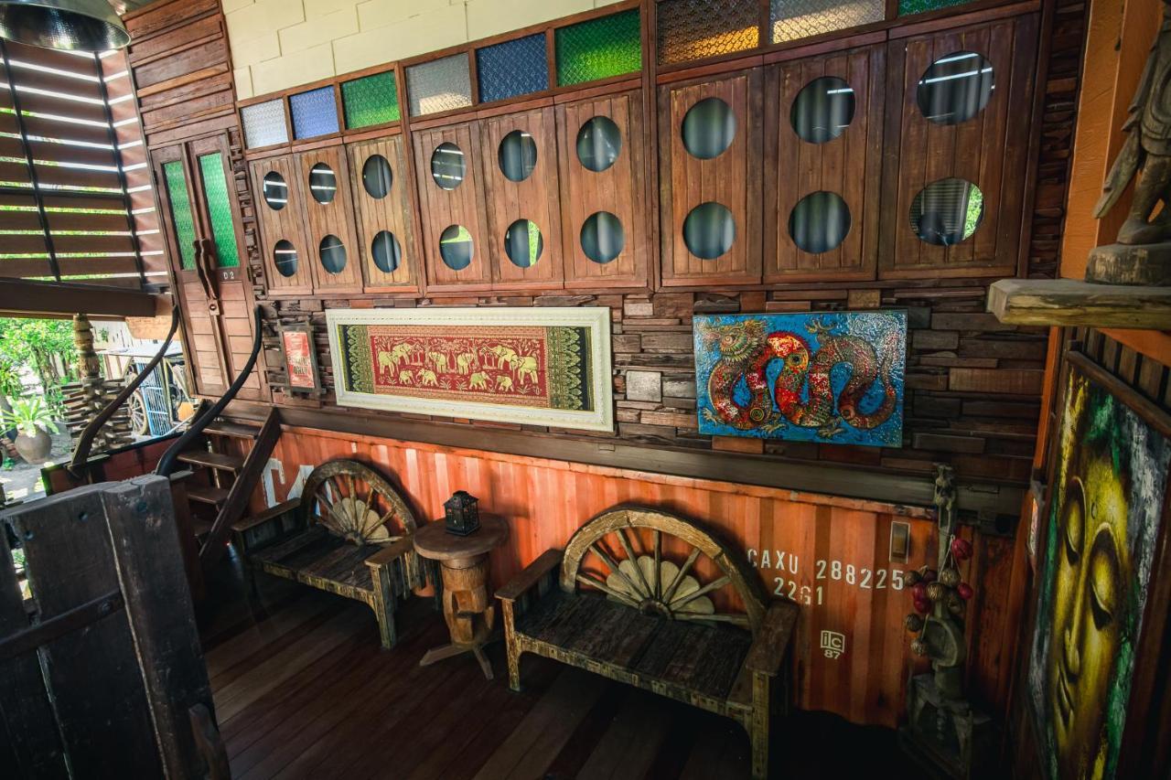 Suankaew​ Art​ Hostel​ شون بوري المظهر الخارجي الصورة