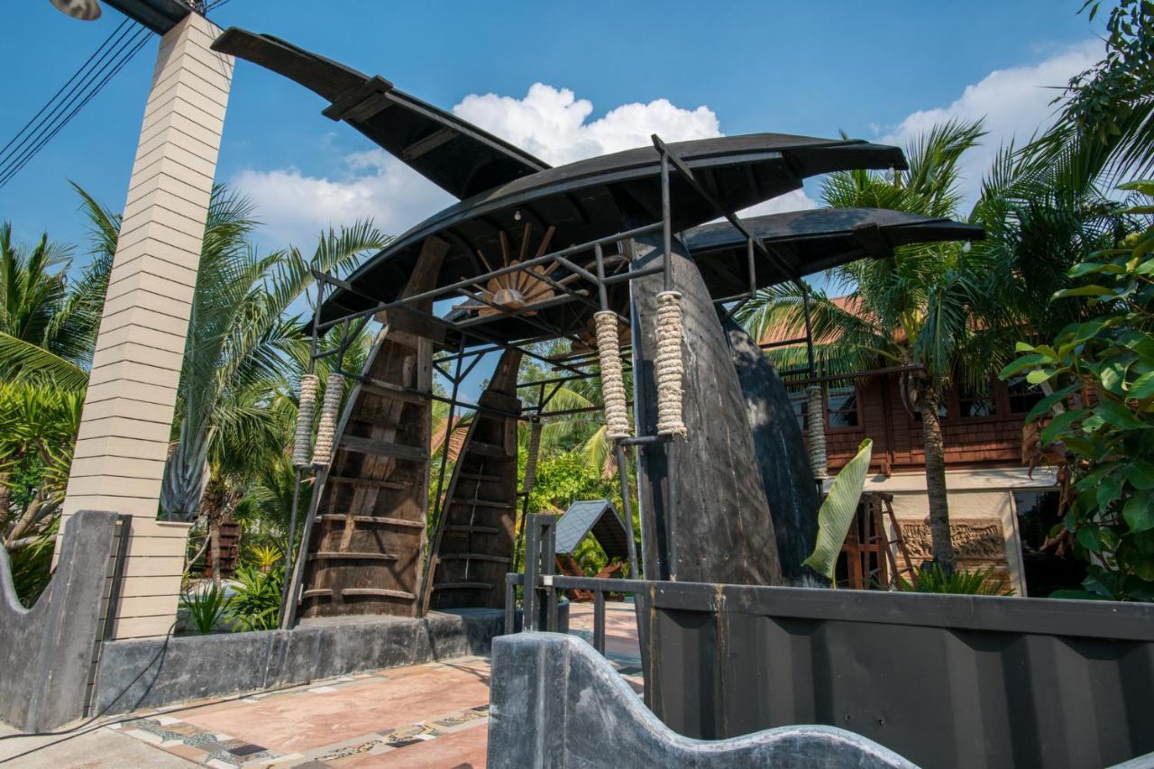 Suankaew​ Art​ Hostel​ شون بوري المظهر الخارجي الصورة
