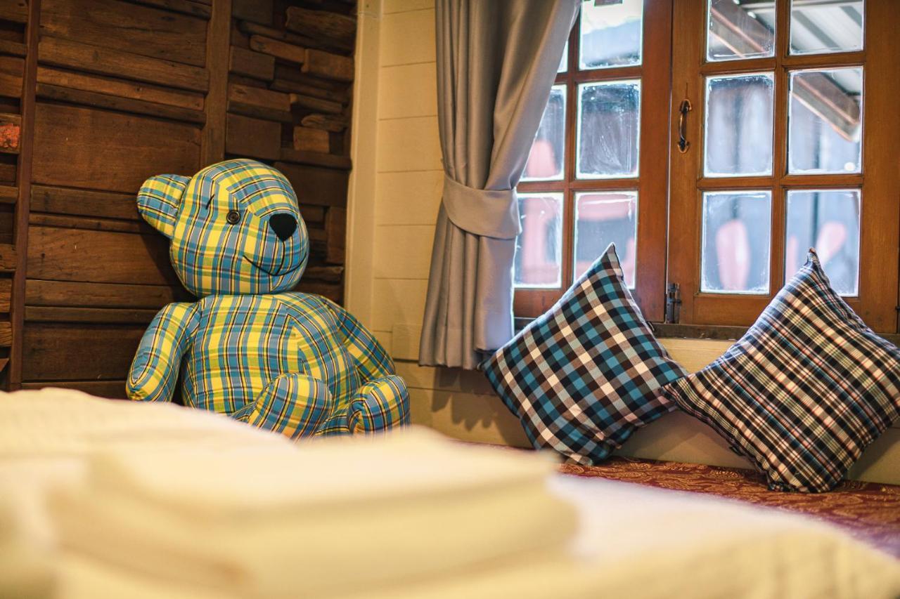 Suankaew​ Art​ Hostel​ شون بوري المظهر الخارجي الصورة