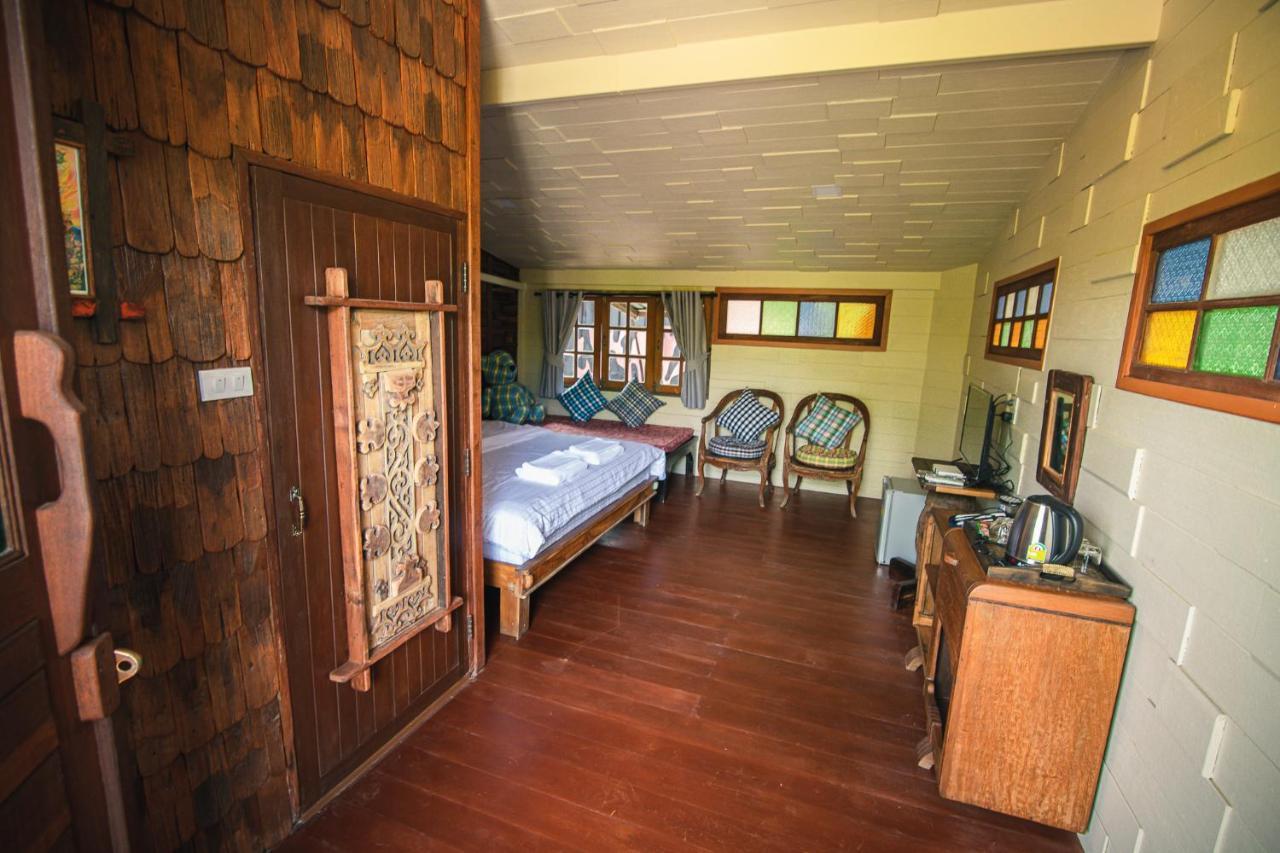 Suankaew​ Art​ Hostel​ شون بوري المظهر الخارجي الصورة