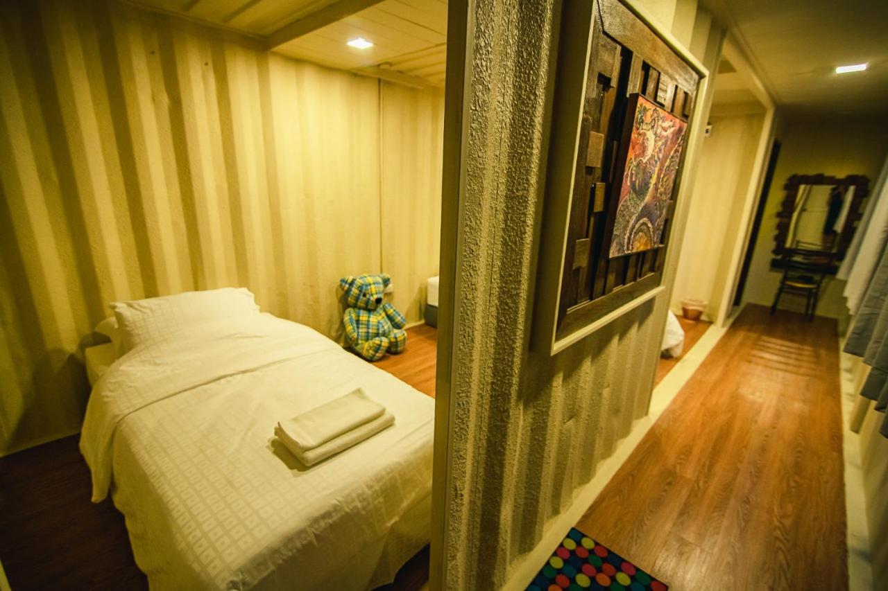 Suankaew​ Art​ Hostel​ شون بوري المظهر الخارجي الصورة